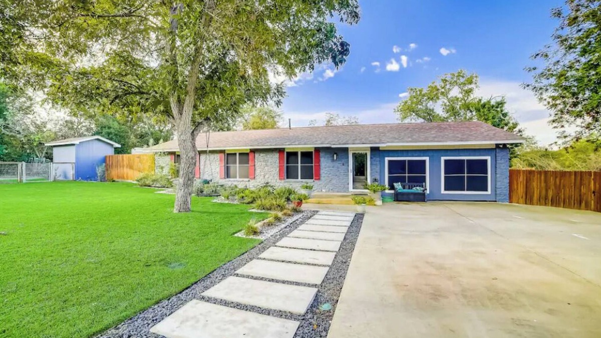 North San Antonio - SAT House | Cozy Secluded Home away from Home minutes away from airport/major attractions