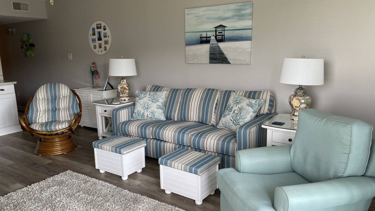 Duck Condo | Cozy Second Floor Unit in Oceanfront Condominiums