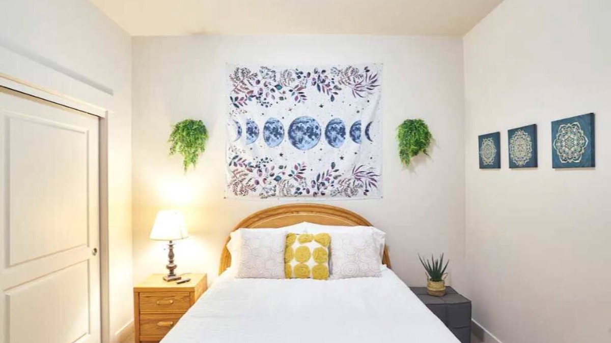 Salt Lake City Apartment | Cozy*Secure*Easy Ski Access*Hot Tub*Gated Parking