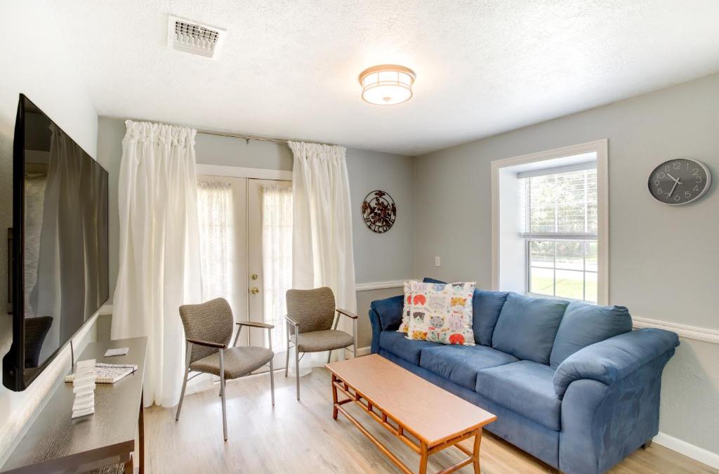 Shenandoah House | Cozy Shenandoah Home Less Than 2 Mi to The Woodlands Mall!