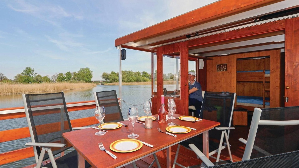Loitz Boat Rental | Cozy ship in Loitz with WiFi