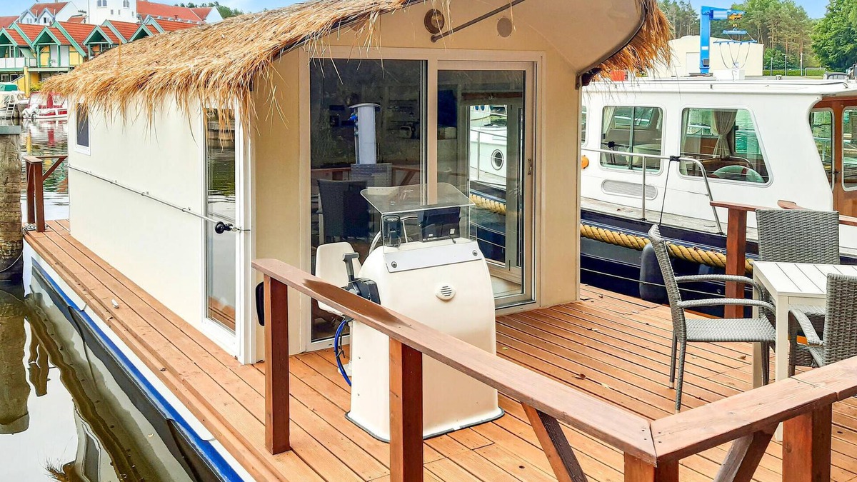 Rheinsberg Boat Rental | Cozy ship in Neuruppin with lake view