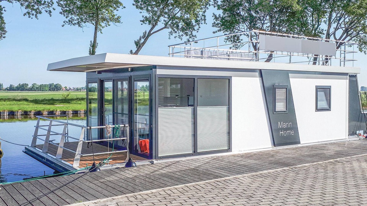 Nieuwpoort Boat Rental | Cozy ship in Nieuwpoort with WiFi