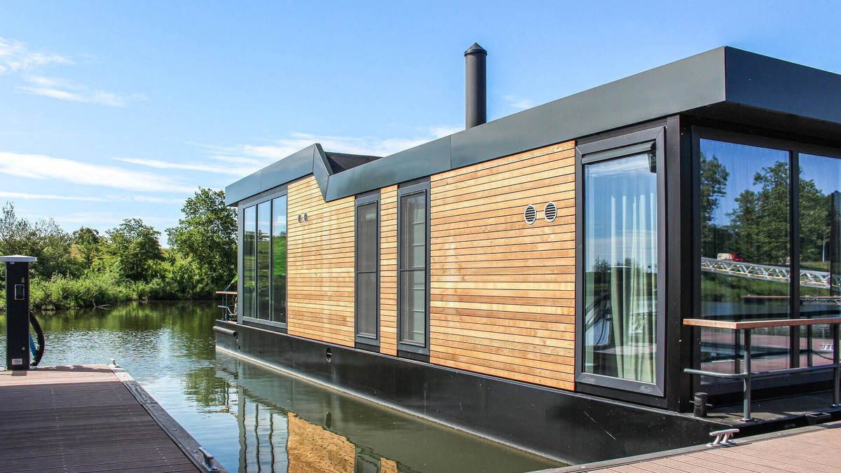 Ohe en Laak Boat Rental | Cozy ship in Ohé & Laak
