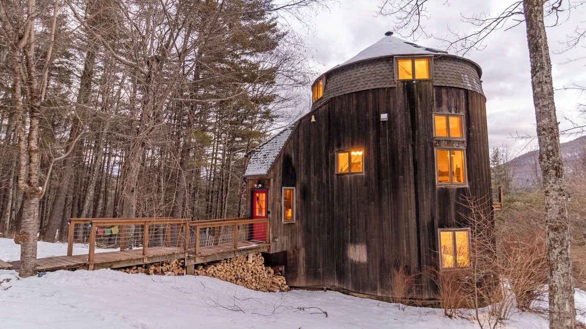 Willow Ski Chalet | Cozy Silo with Sunset Mountain Views near Woodstock