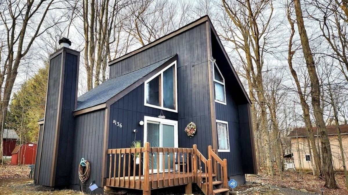 Tobyhanna Ski Chalet | Cozy Ski Chalet in the Heart of the Poconos