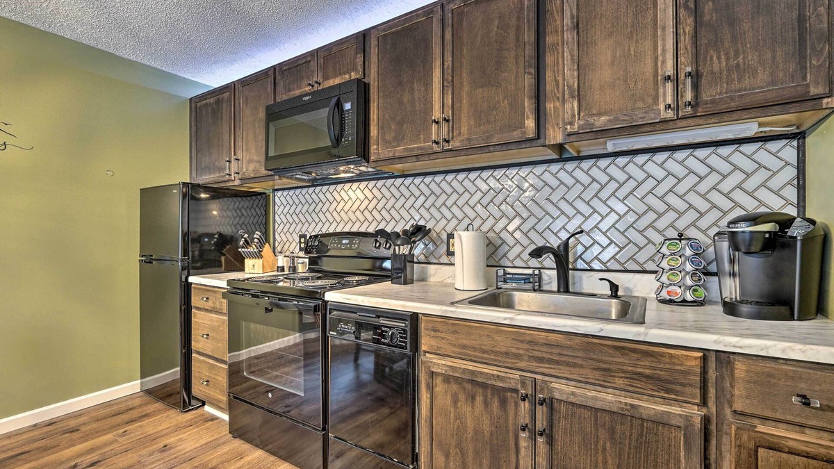 Londonderry Apartment | Cozy Ski-in/ski-out Condo on Magic Mountain