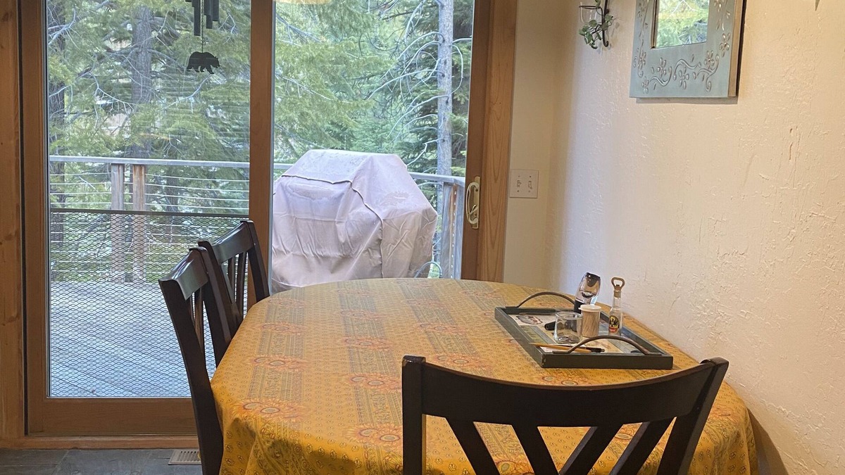 Tahoe Paradise House | Cozy Ski retreat- South Lake Tahoe area. Off Pioneer Road
