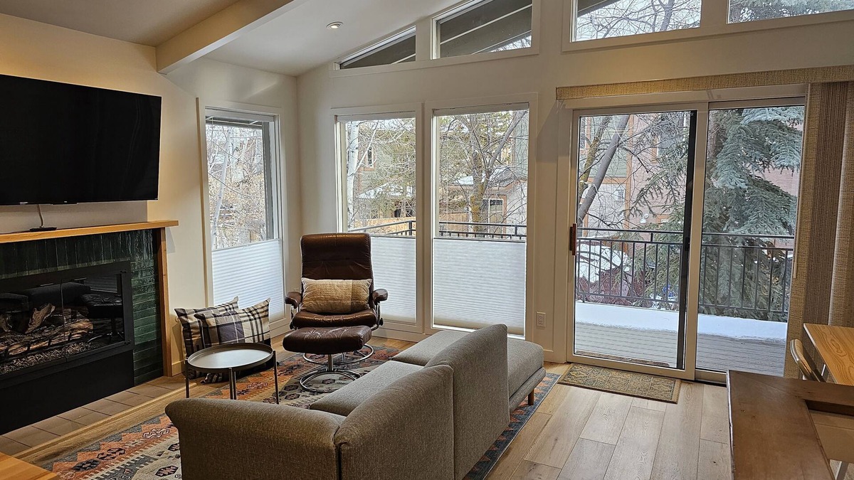 Warm Springs Condo | Cozy Ski Retreat 1 Mile From Sun Valley Ski Lifts.