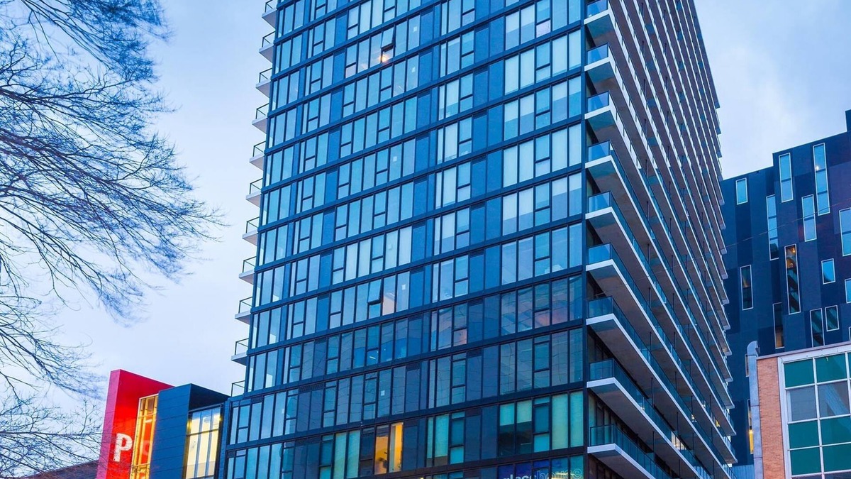 Downtown Winnipeg Condo | Cozy Skyline Entire Condo in Downtown - Across from Bell MTS Centre