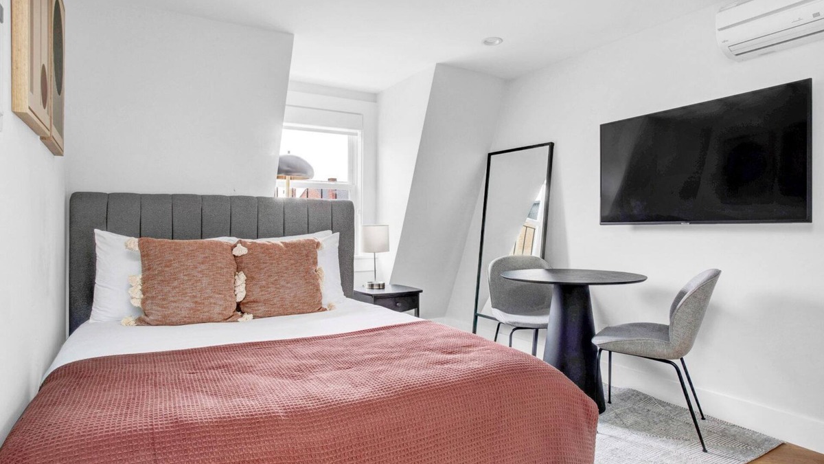 Columbus Apartment | Cozy South End Studio near T, Shops + Dining, by Blueground