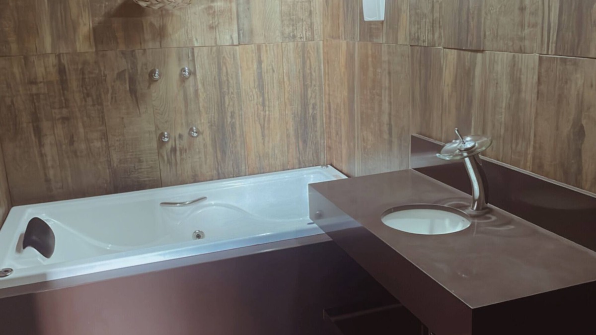Bethania Apartment | Cozy, spacious, with a hot tub and air conditioning