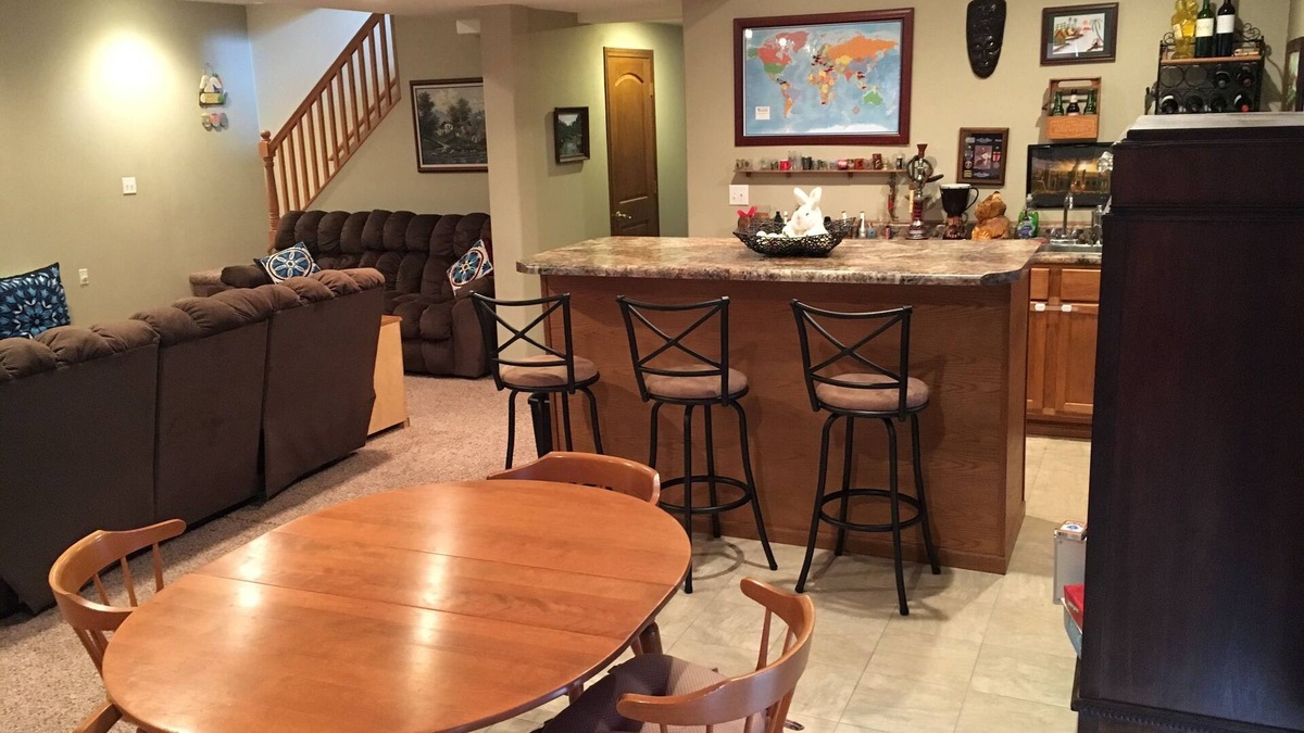 Viroqua House | Cozy, spacious and child-friendly. Short walk to town