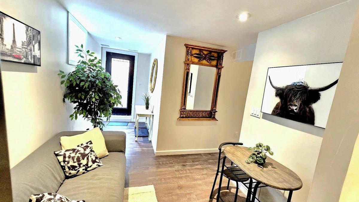 Cambridge Apartment | Cozy, Spacious & Beautiful Basement suite in Cambridge near 401 Townline exit