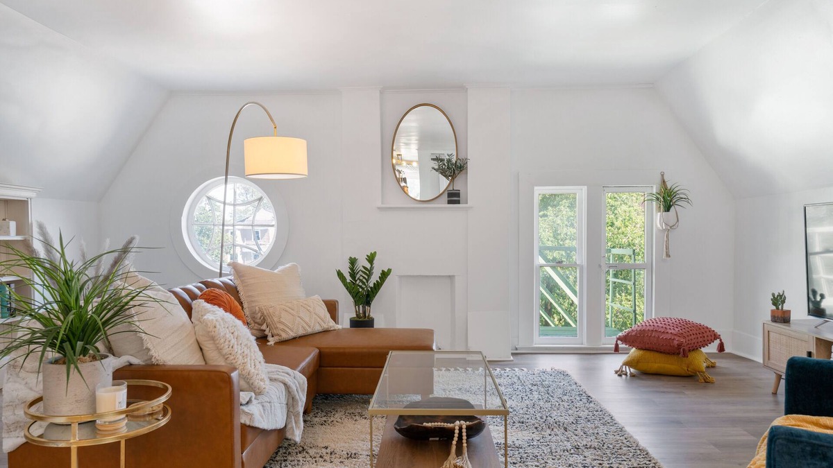 Buffalo Apartment | Cozy & Spacious Getaway! Centrally Located.