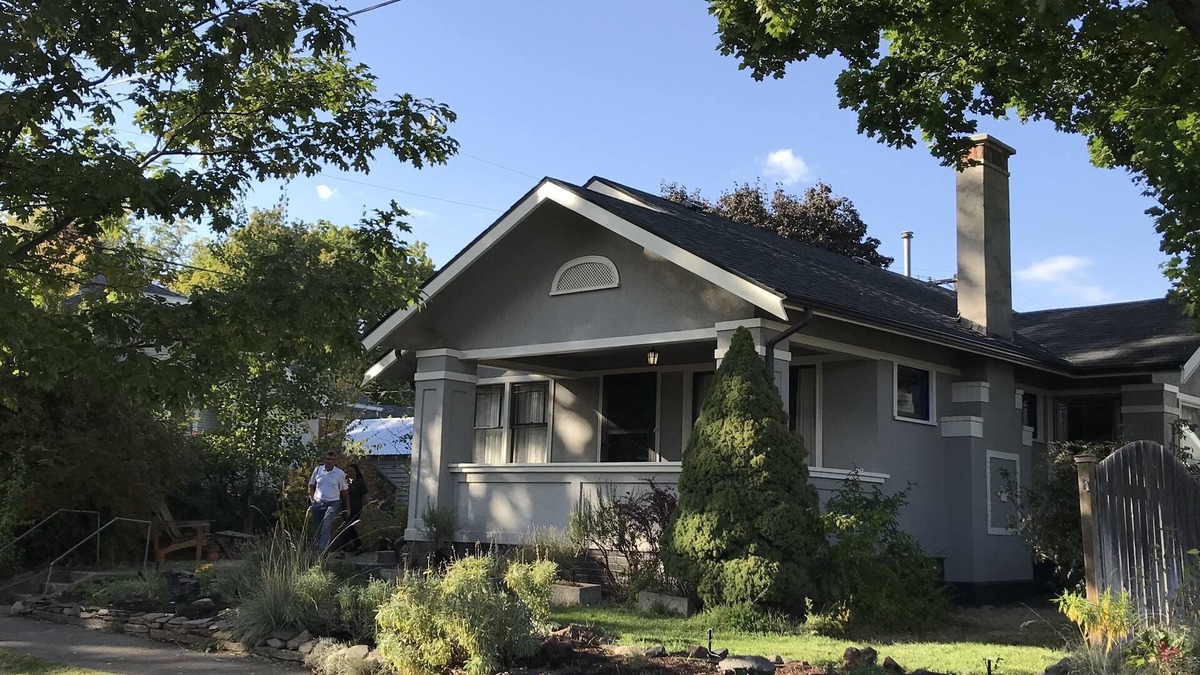 La Grande House | Cozy Spring Avenue Bungalow