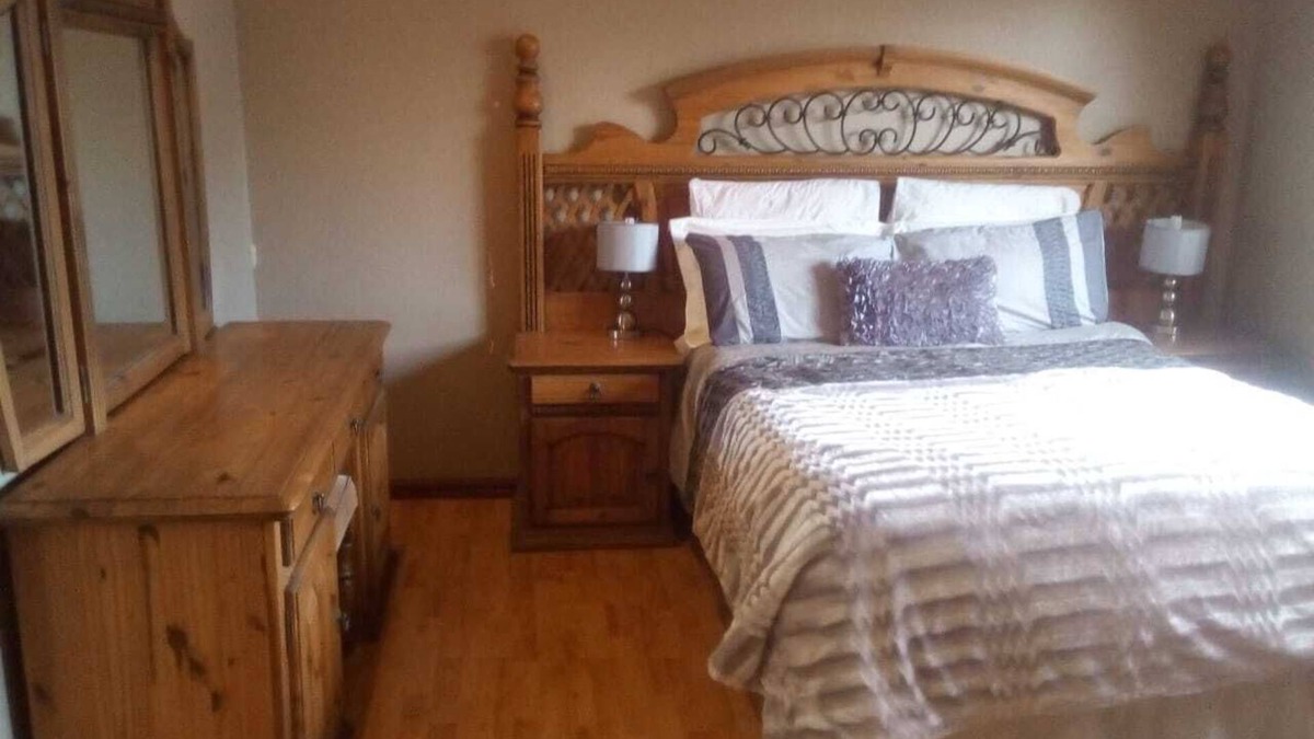 Hillcrest Apartment | Cozy Springside Getaway with fantastic views