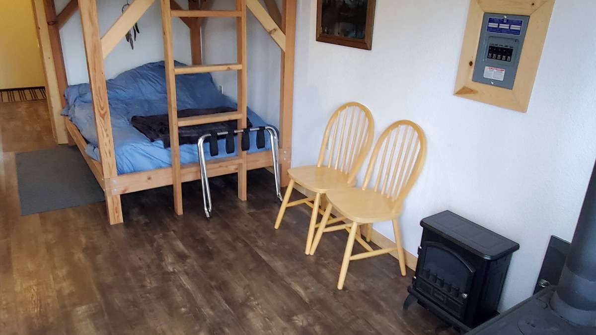 Cohoe Cabin | Cozy Squirrels Nest Cabin - Kasilof