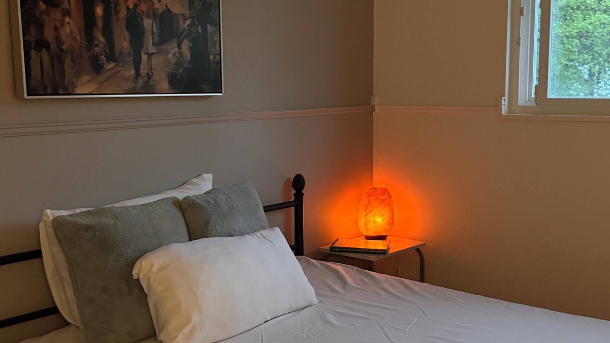 Delta House | Cozy stay centrally located.nFree Parking, High-Speed Internet, Smart TV