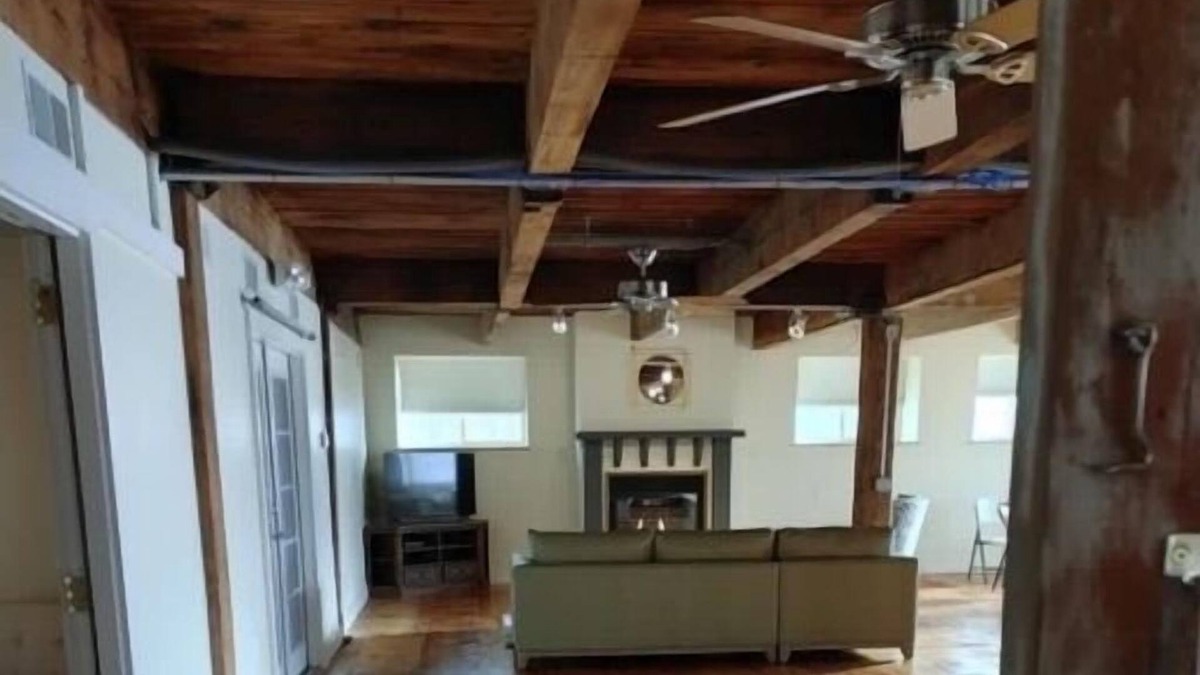 Reading Apartment | Cozy Stay in Reading PA with Industrial feels. Pet- Friendly!