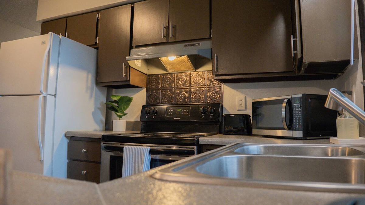La Crosse Apartment | Cozy Stay- Located minutes from the LaCrosse Regional Airport! nPet Friendly!