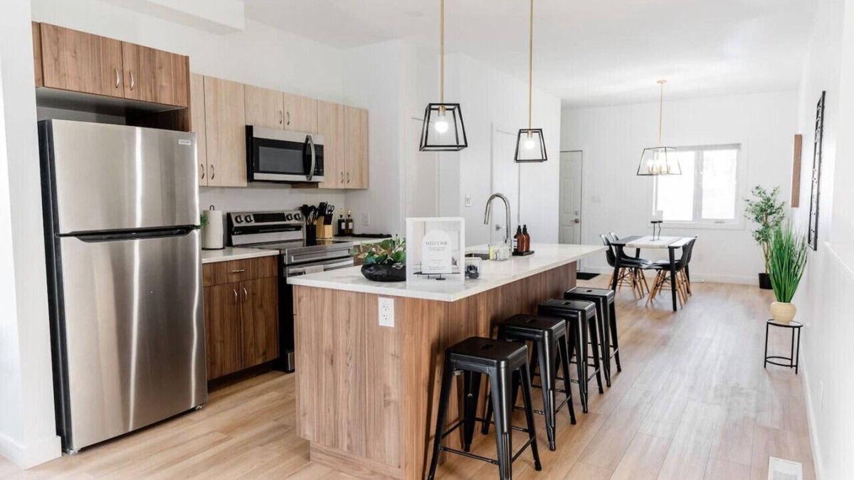 Winnipeg House | Cozy Stay Near Airport|Bright, Clean and Peaceful!