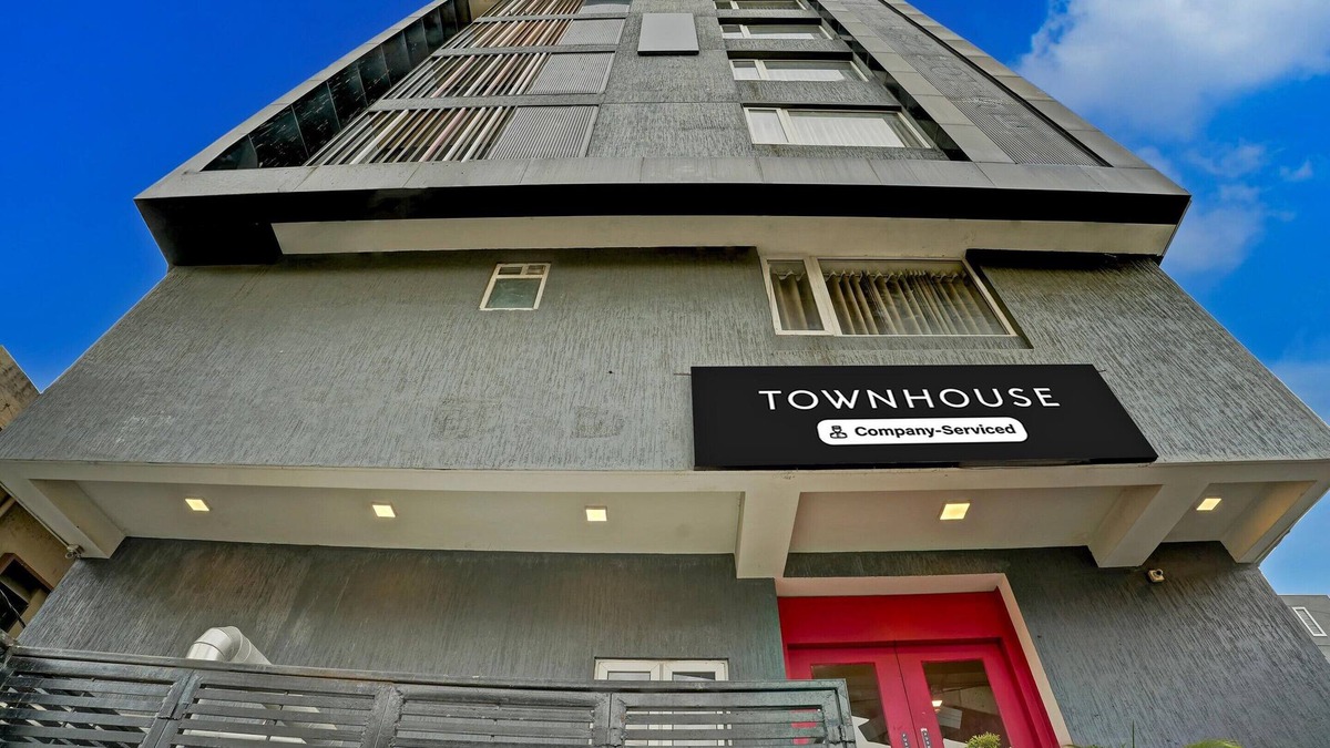 Ulsoor House | Cozy Stays Near Halasuru Metro Station