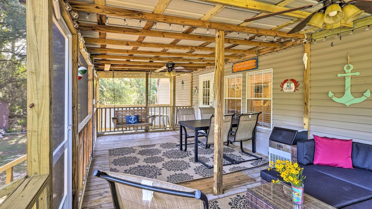 Steinhatchee Cottage | Cozy Steinhatchee House w/Fire Pit & Grill!