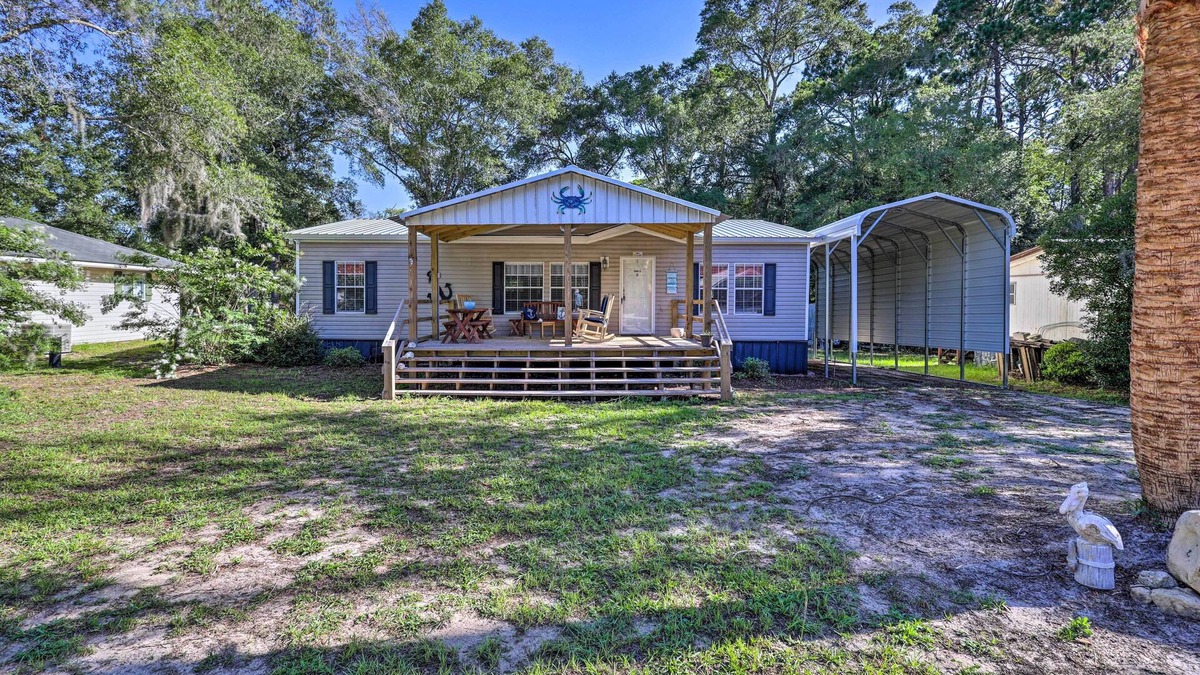 Steinhatchee House | Cozy Steinhatchee House w/Fire Pit & Grill!