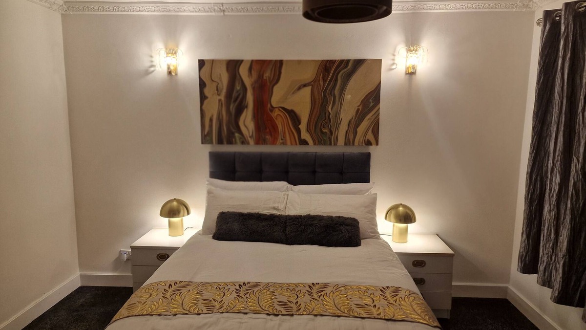 High Wycombe Cabin | Cozy Steyn Guest Lodge - 6 Bedrooms