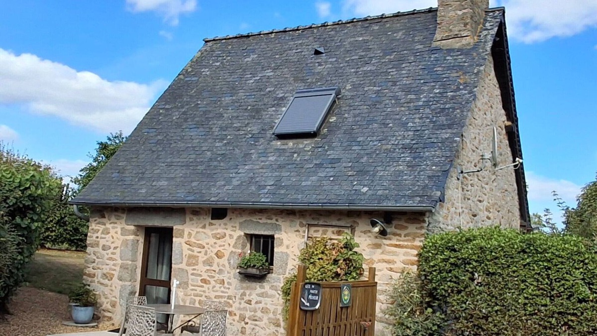 Alexain Cottage | Cozy Stone Cottage with Private 8ha Fishing Pond and Scenic Surroundings - Ideal for Nature Lovers