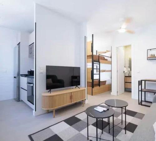 Quintana Apartment | Cozy studio 2B in Ciudad Lineal for 4 pax - Zigia B