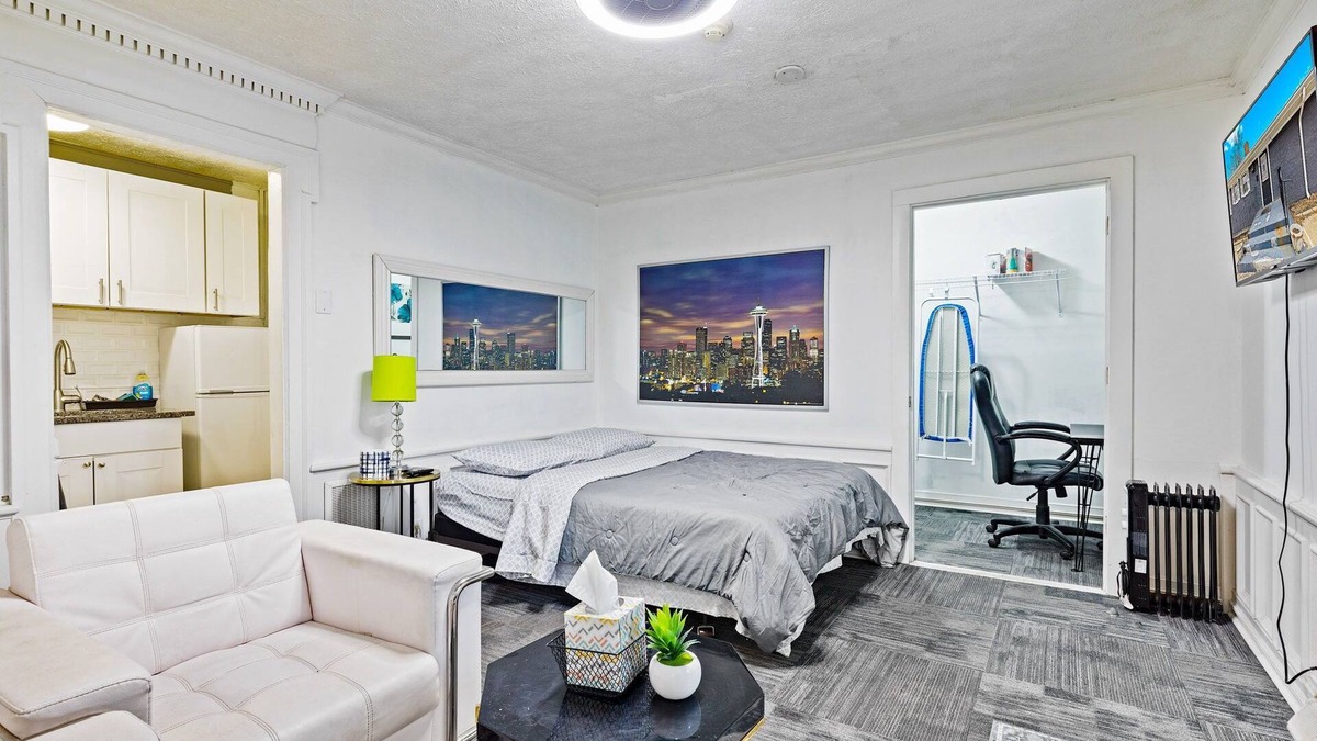 Mapleton/Fall Creek Apartment | Cozy Studio Apartment - Close To It All!