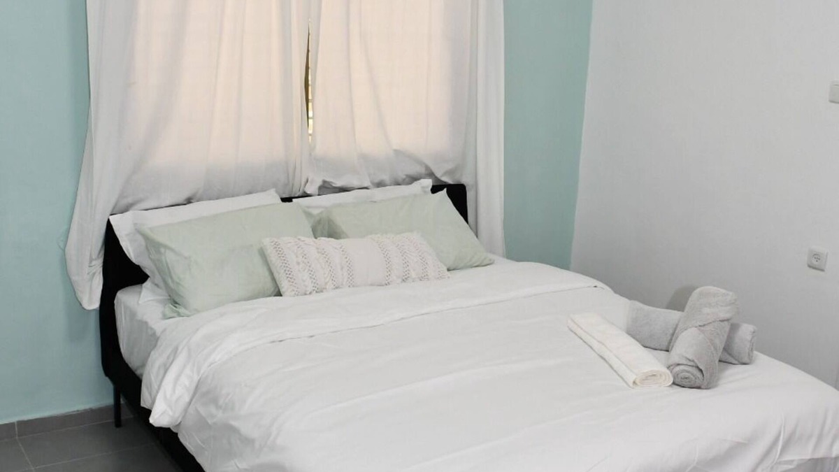 Kerem HaTeimanim Apartment | Cozy Studio Apt. BEST location in Tel Aviv.nBetween Carmel Market and the Beach