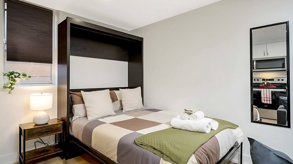 Hamilton Apartment | Cozy Studio Apt - Corktown Hamilton!