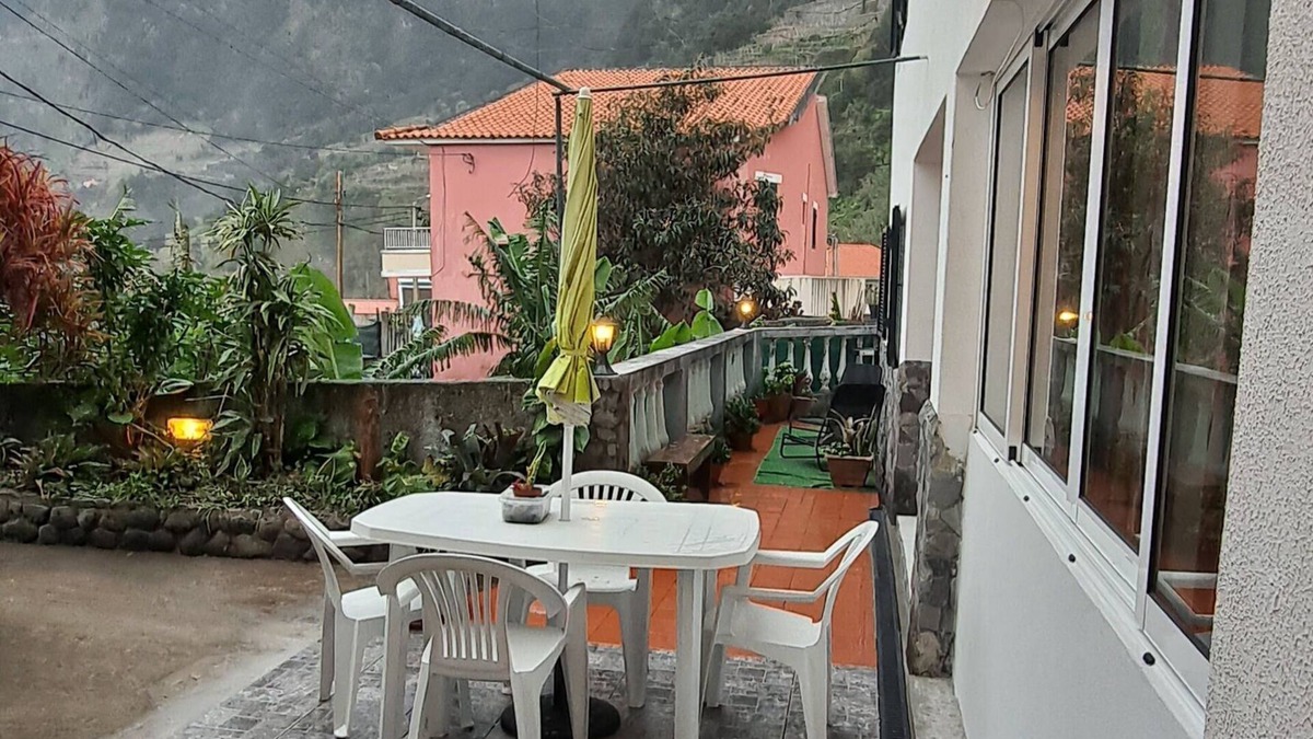 Porto Moniz Apartment | Cozy Studio - Chalé Seixal, free wi-fi, barbecue, near to the beach.