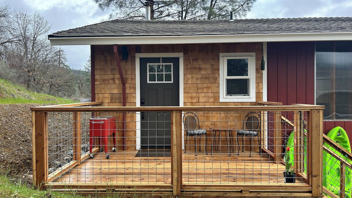 Weaverville Apartment | Cozy studio close to Weaver Basin Trail System and downtown.