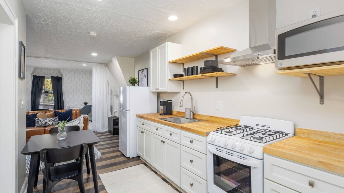 Merion Village Apartment | Cozy Studio close to downtown