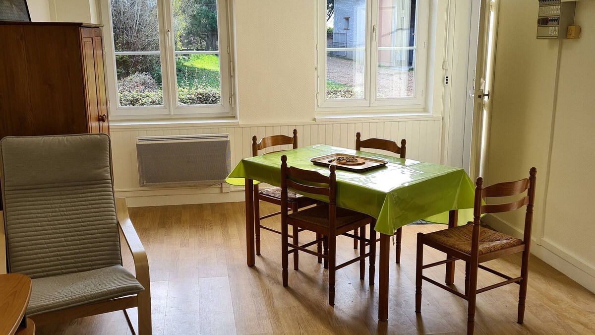 Bucy-Saint-Liphard Cottage | Cozy studio near Orléans with parking and animals on site