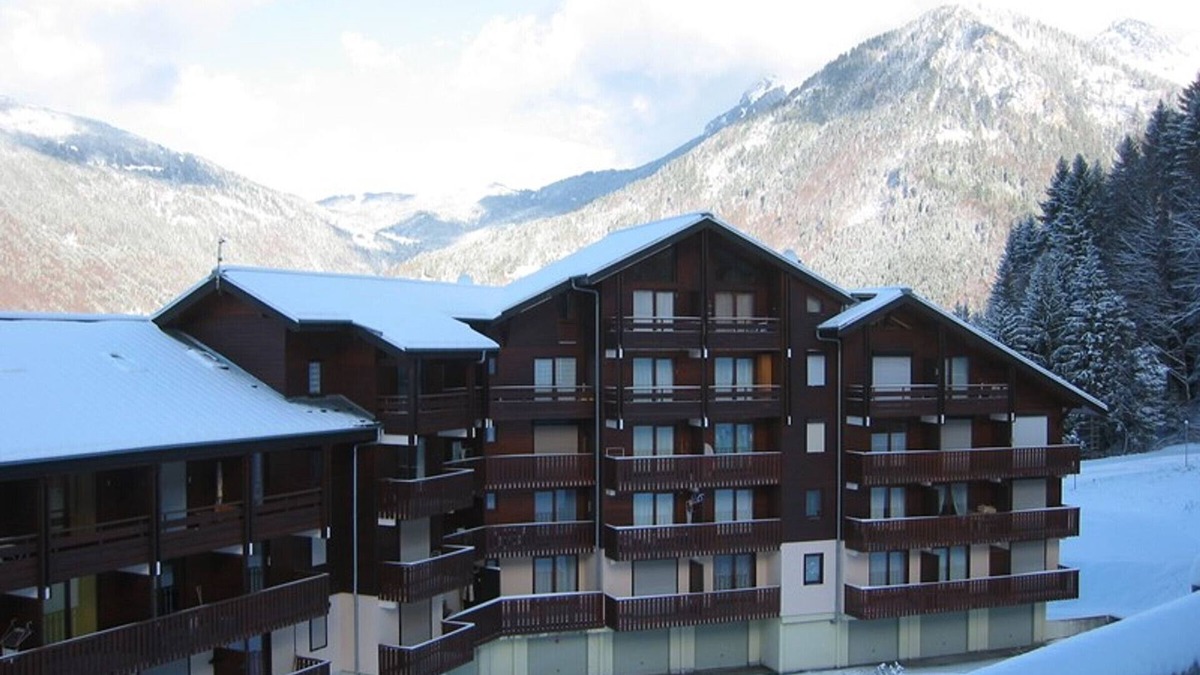 Station de Drouzin le Mont Apartment | Cozy Studio by Slopes with Balcony, 5 Guests, Fully Equipped Kitchen, Elevator