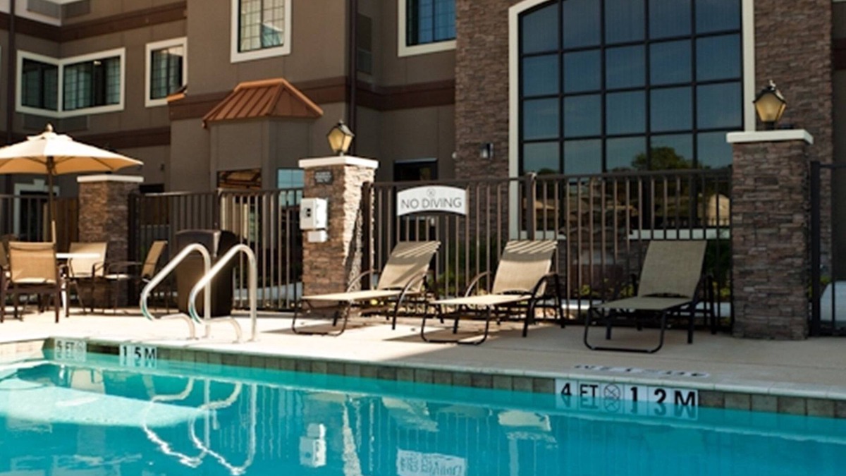 Spring Branch West Apartment | Cozy Studio | Free Breakfast + Outdoor Pool