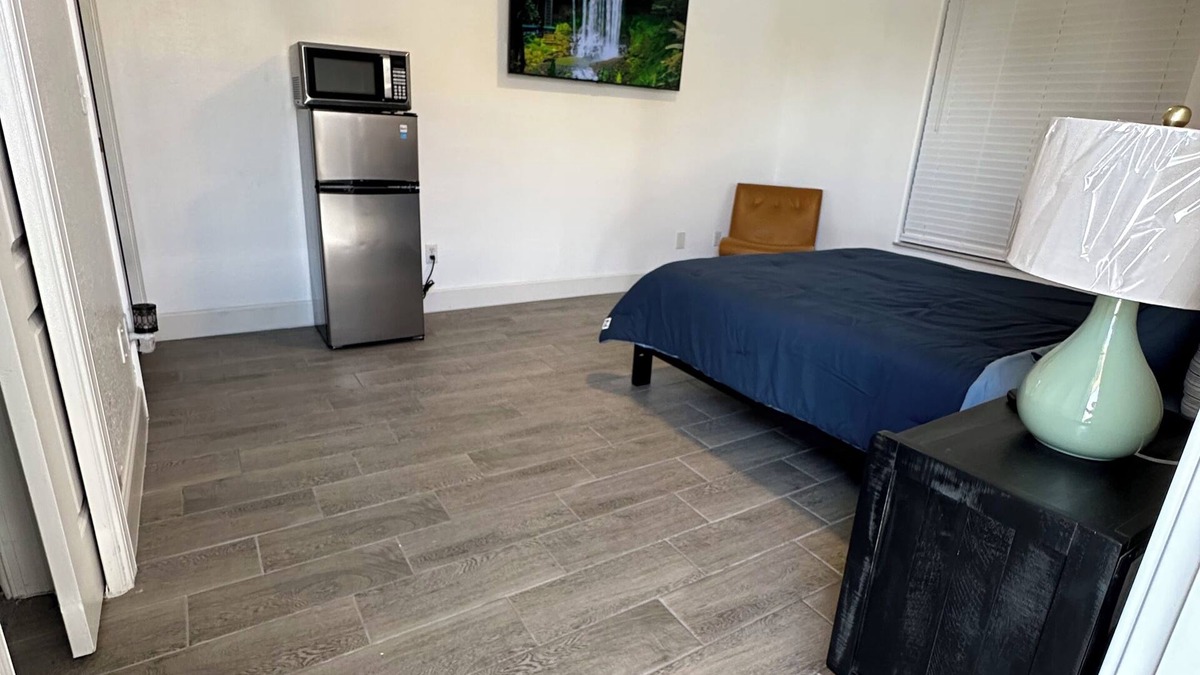 Mariner Apartment | Cozy studio in amazing Cape Coral with AC, WiFi