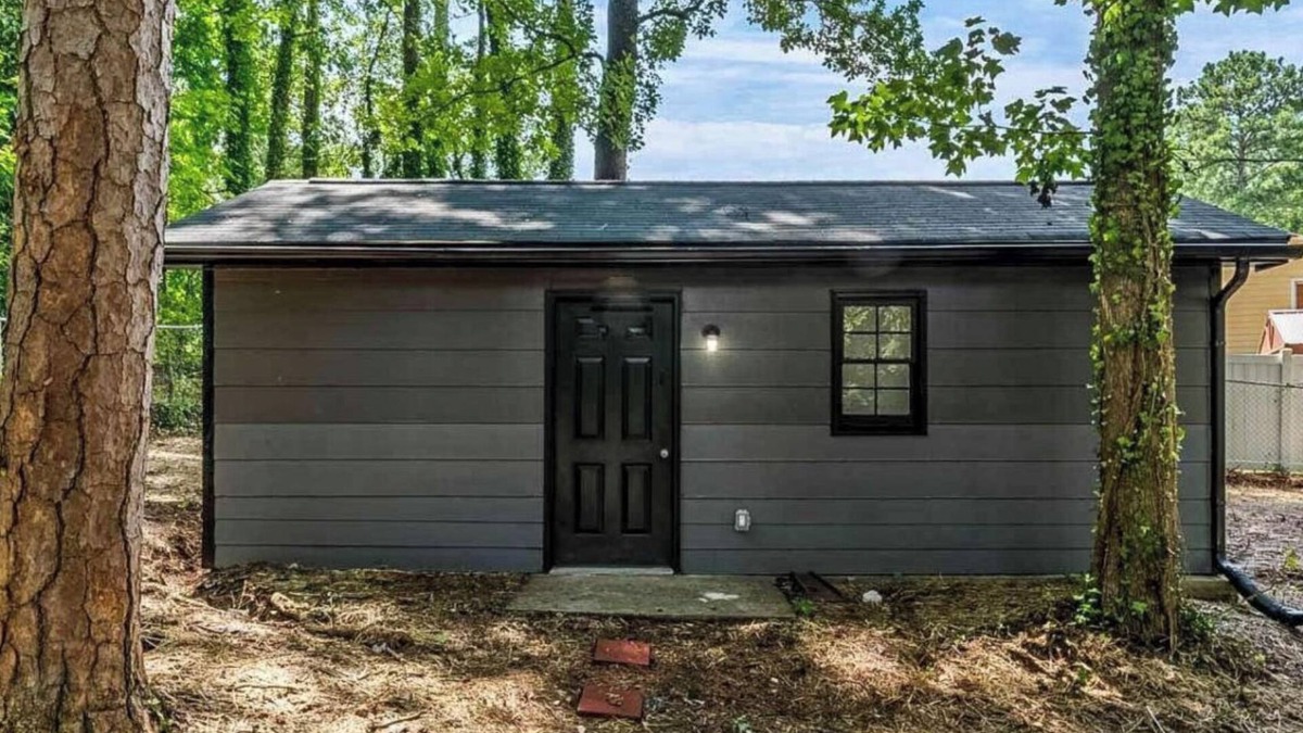 Church Street Apartment | Cozy studio in awesome Atlanta with WiFi, AC