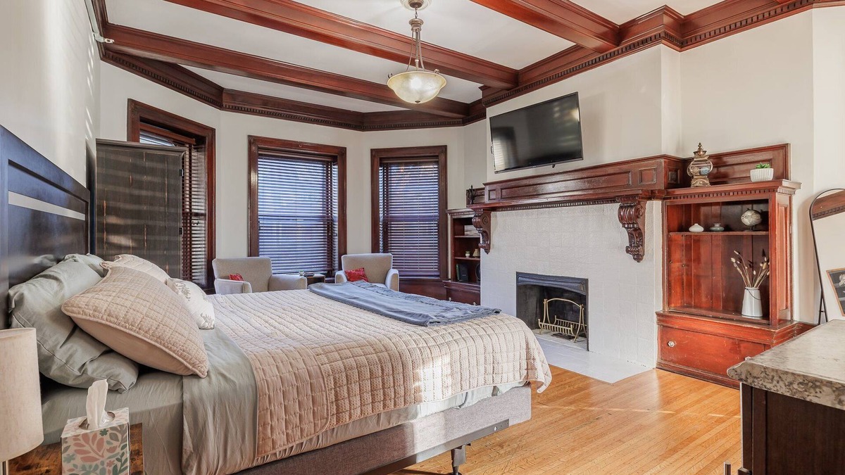 East Avenue Apartment | Cozy studio in enchanting Rochester