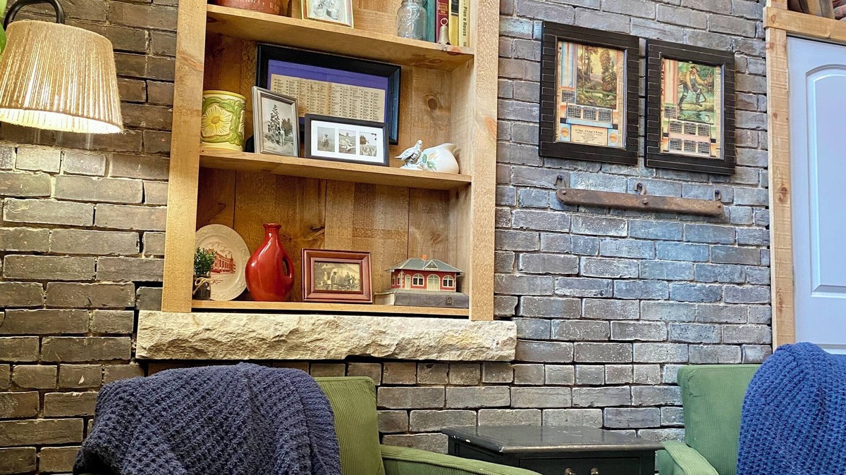 Girard Apartment | Cozy Studio in Historic Building on Girard Square Open Loft with King Size Bed