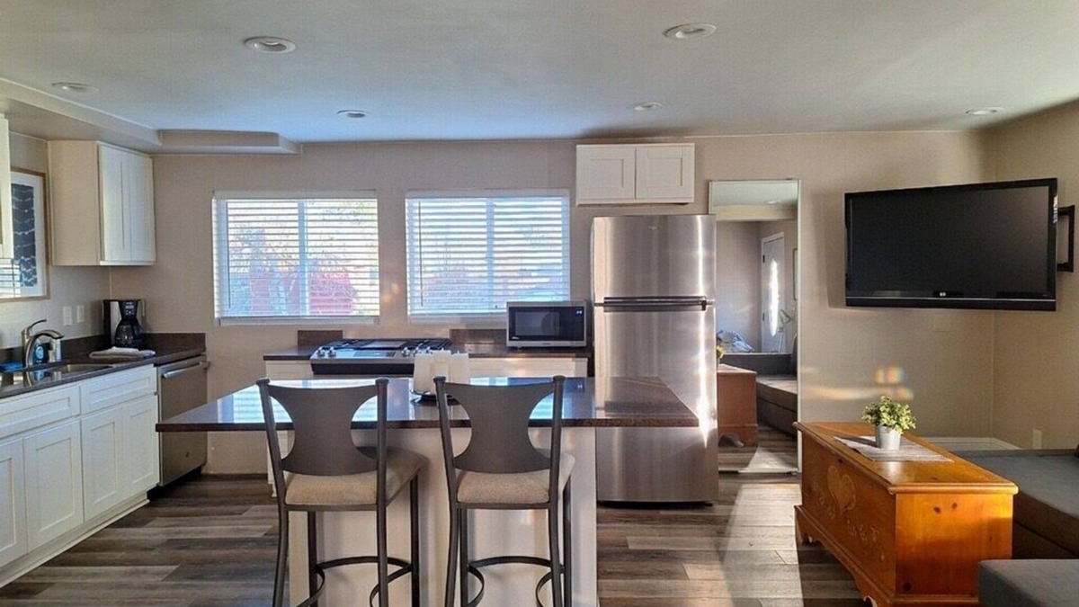 Citrus Heights Apartment | Cozy Studio in Soothing Citrus Heights with WiFi, AC