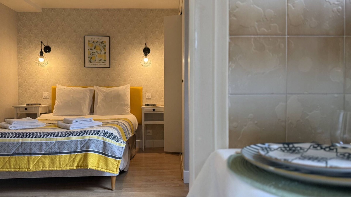 Excideuil Apartment | Cozy studio in the heart of Excideuil with wifi and pets allowed