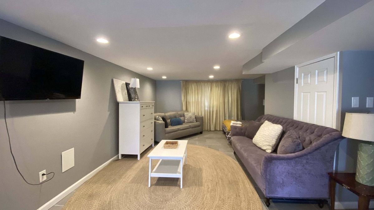Eastwick Apartment | Cozy studio in the charming Philadelphia airport area with private bathroom