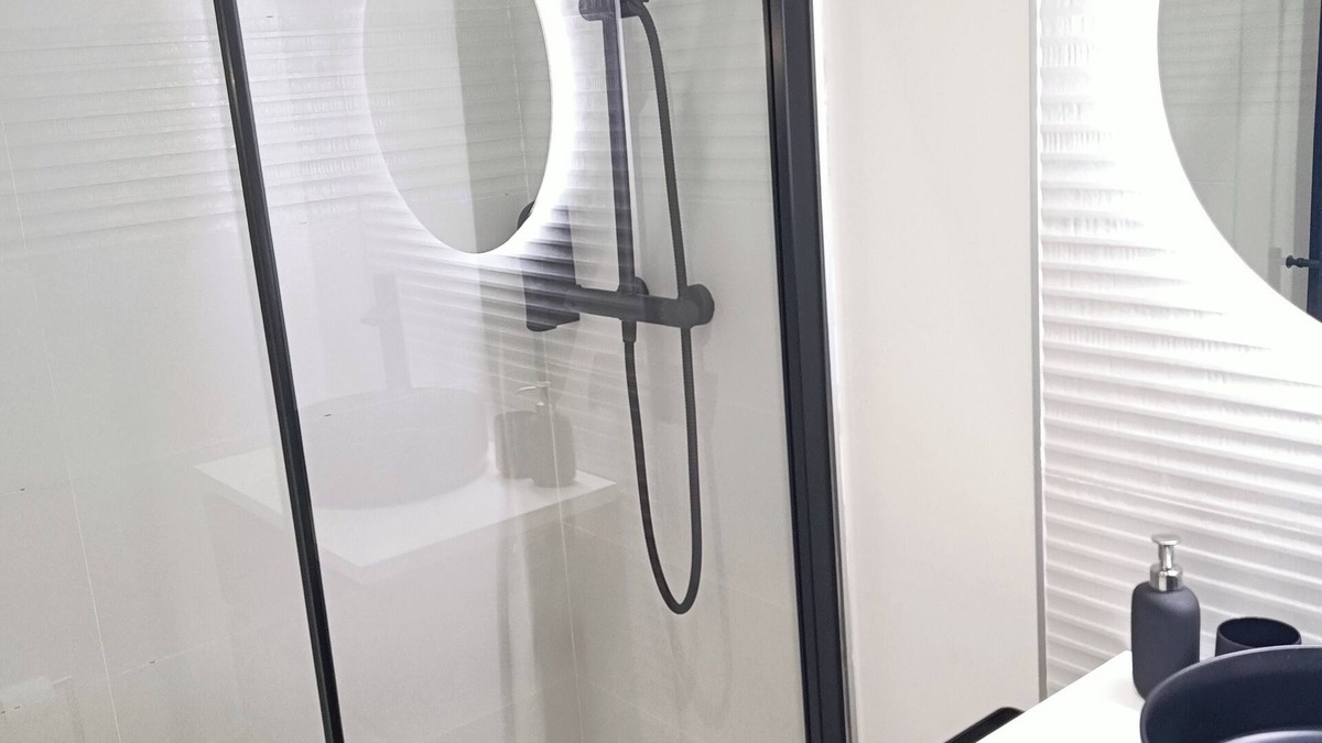 Numancia Apartment | Cozy Studio Madrid