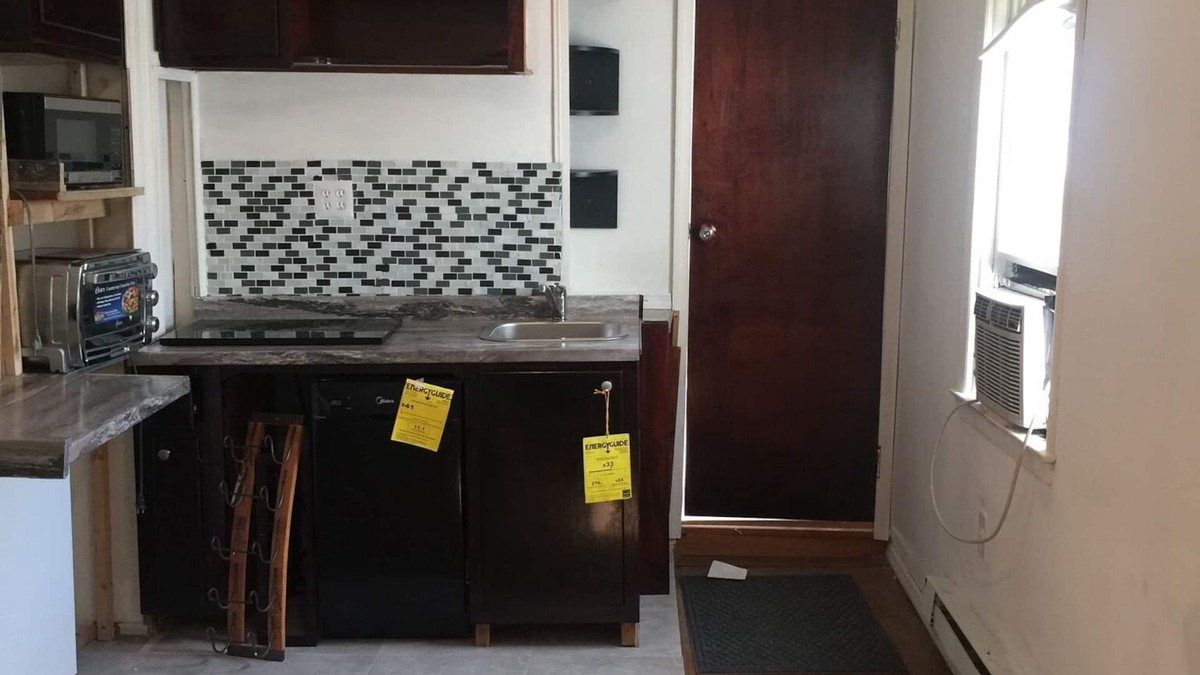 Queens Apartment | Cozy Studio Near Rockaway Beach Come enjoy the ocean as desired !